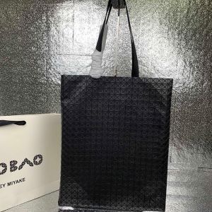 Issey Miyake Kuro Crispy Tote Black